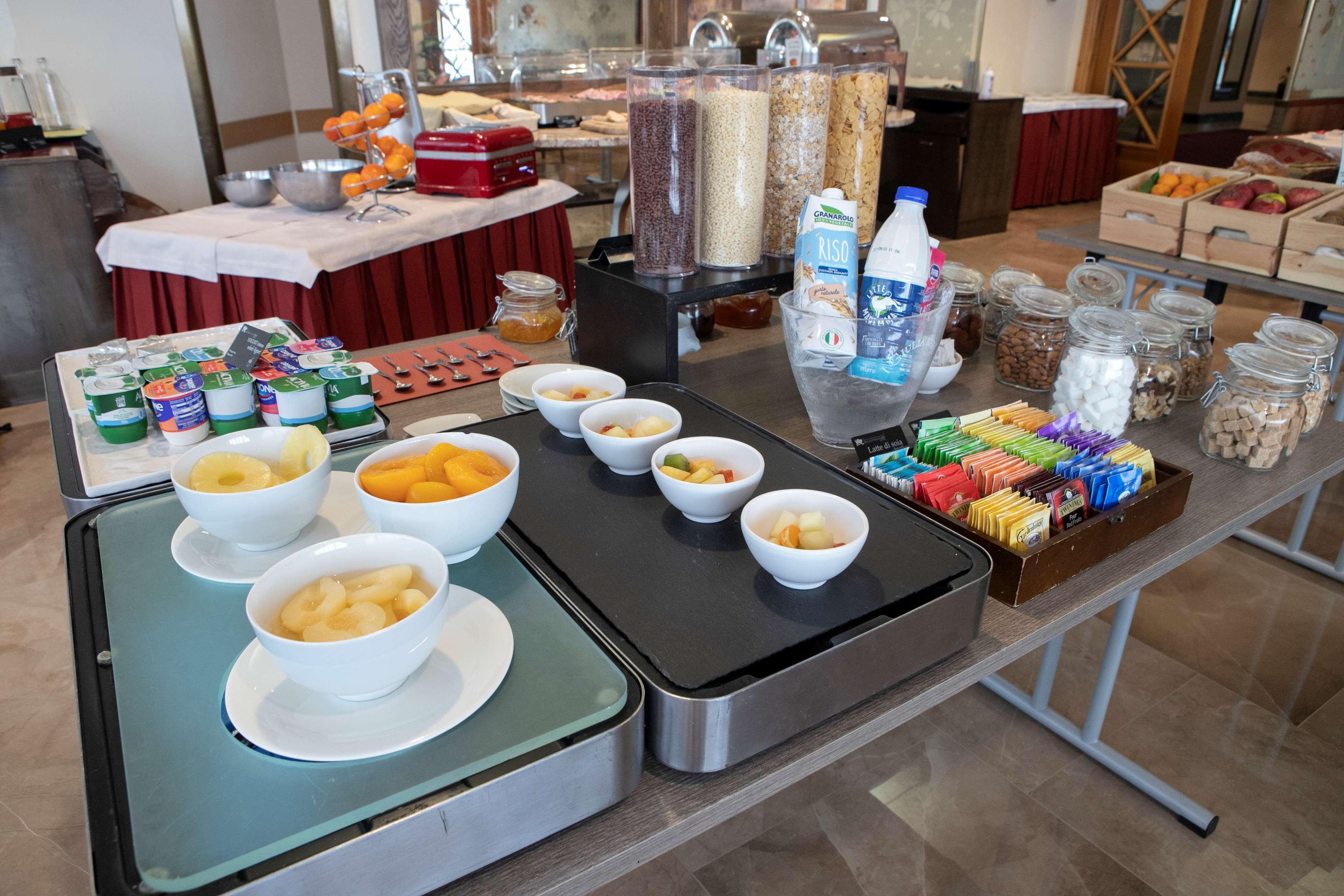 Etrusco Arezzo Hotel; Sure Hotel Collection by Best Western Esterno foto